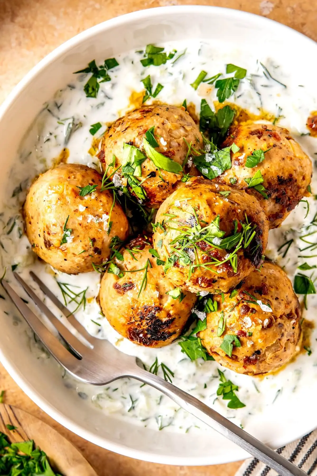MEDITERRANEAN CHICKEN MEATBALLS WITH TZATZIKI